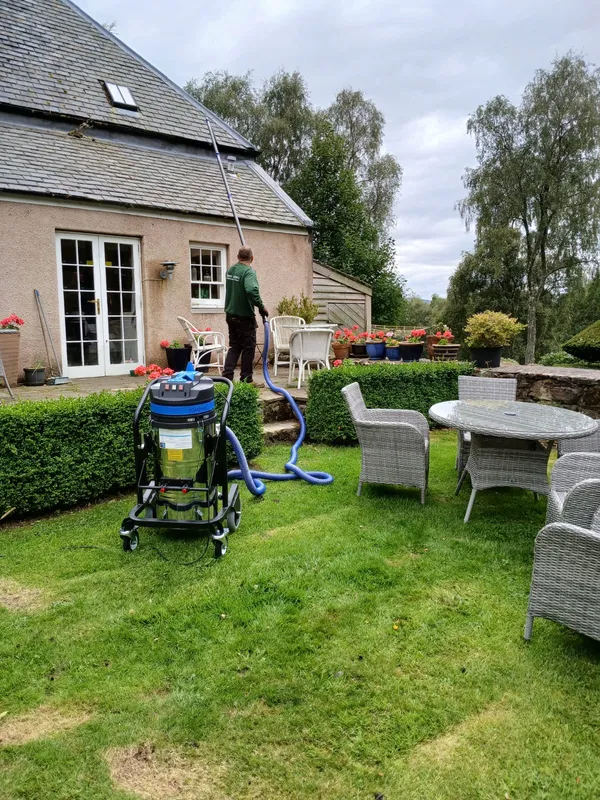 Professional gutter cleaning service